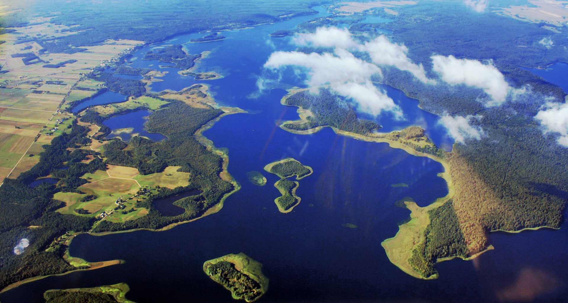 Hotel Suwałki huoneet majoitus ravintola konferenssi vapaa-aika Puolassa